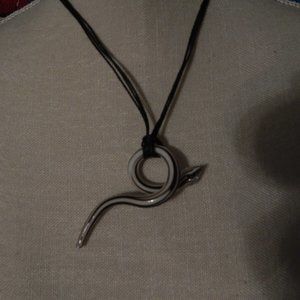 La Dolce Glass  Viper Necklace Brown & White